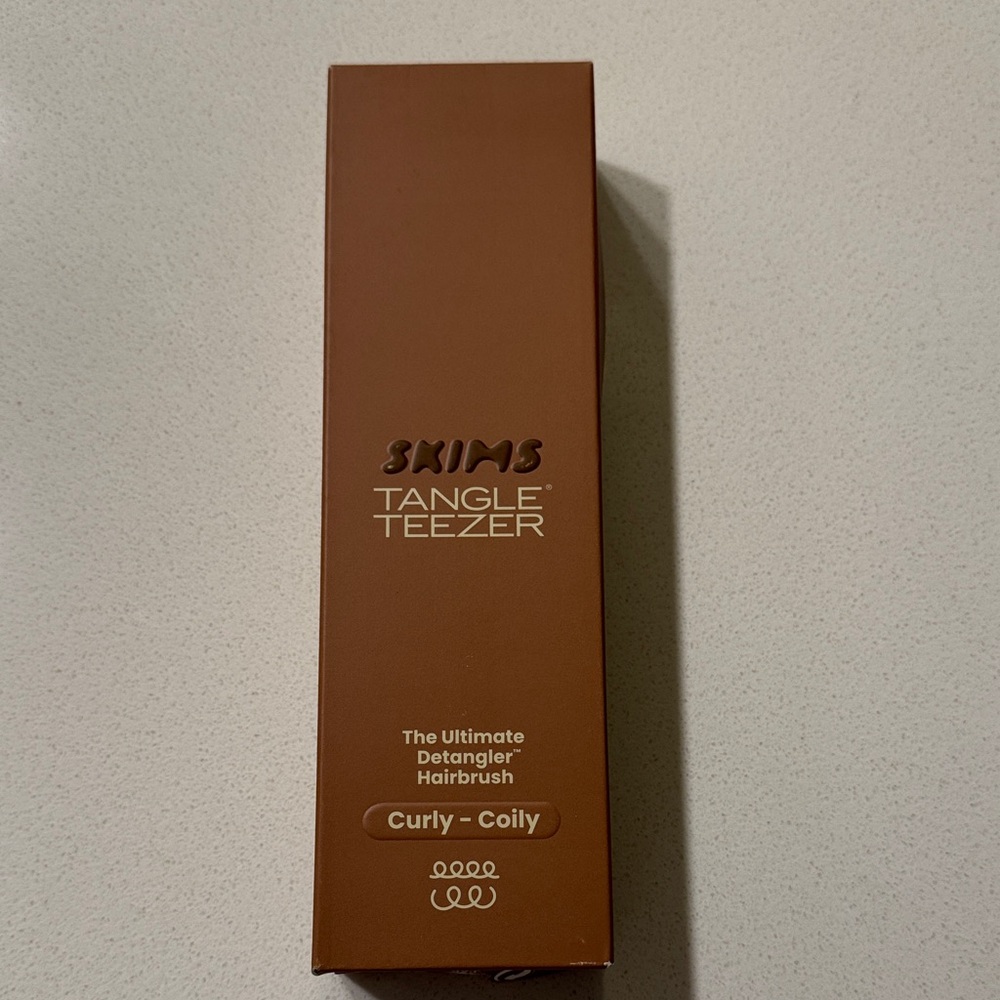 SKIMS Tangle Teezer Hairbrush in Sienna